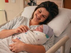 Înjumătățirea costurilor pentru tratamentele de fertilitate ar putea crește de 2,67 ori numărul nașterilor prin reproducere asistată