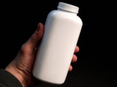 Johnson Johnson plătește 5,5 miliarde de dolari pentru aproape 69.000 de procese legate de pudra de talc