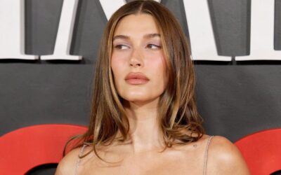 Metoda în doi pași arătată de Hailey Bieber pentru un aspect mai odihnit sub ochi