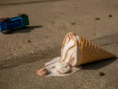 Peste 35°C copiii pot deveni mai iritabili și pot plânge mai ușor