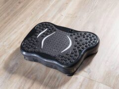 Plăcile vibrante pot aduce beneficii modeste dacă sunt folosite 5 până la 10 minute de 2 până la 3 ori pe săptămână