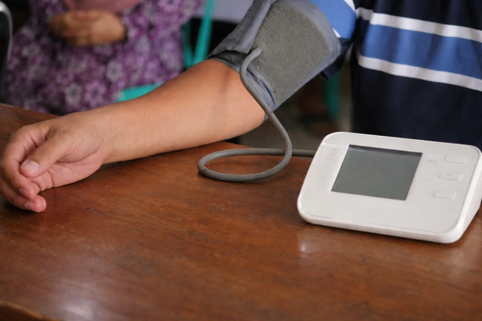 Studiu: Pacienții cu hipertensiune arterială acceptă mai ușor medicamentele decât schimbările de stil de viață