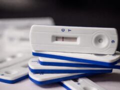 Virusuri latente reactivate după COVID-19, asociate cu dizabilitatea pe termen lung